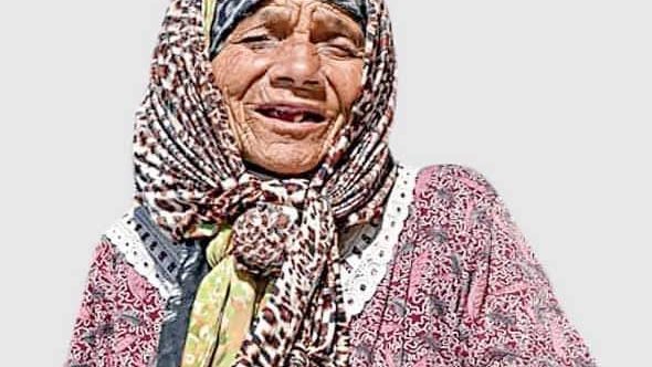 وفاه اكبر بائعة جرائد