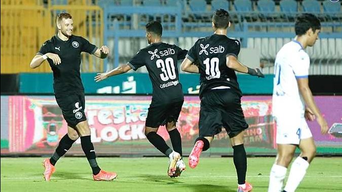 جانب من لقاء بيراميدز وسموحة