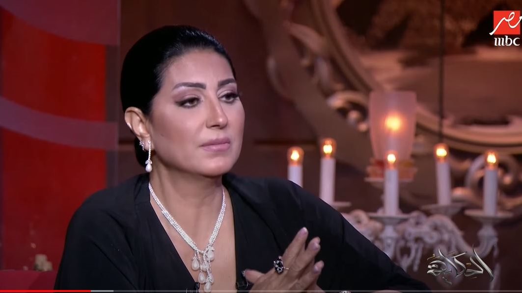 وفاء عامر