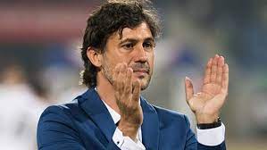 كارليس كوادرات مدافع فريق برشلونة السابق