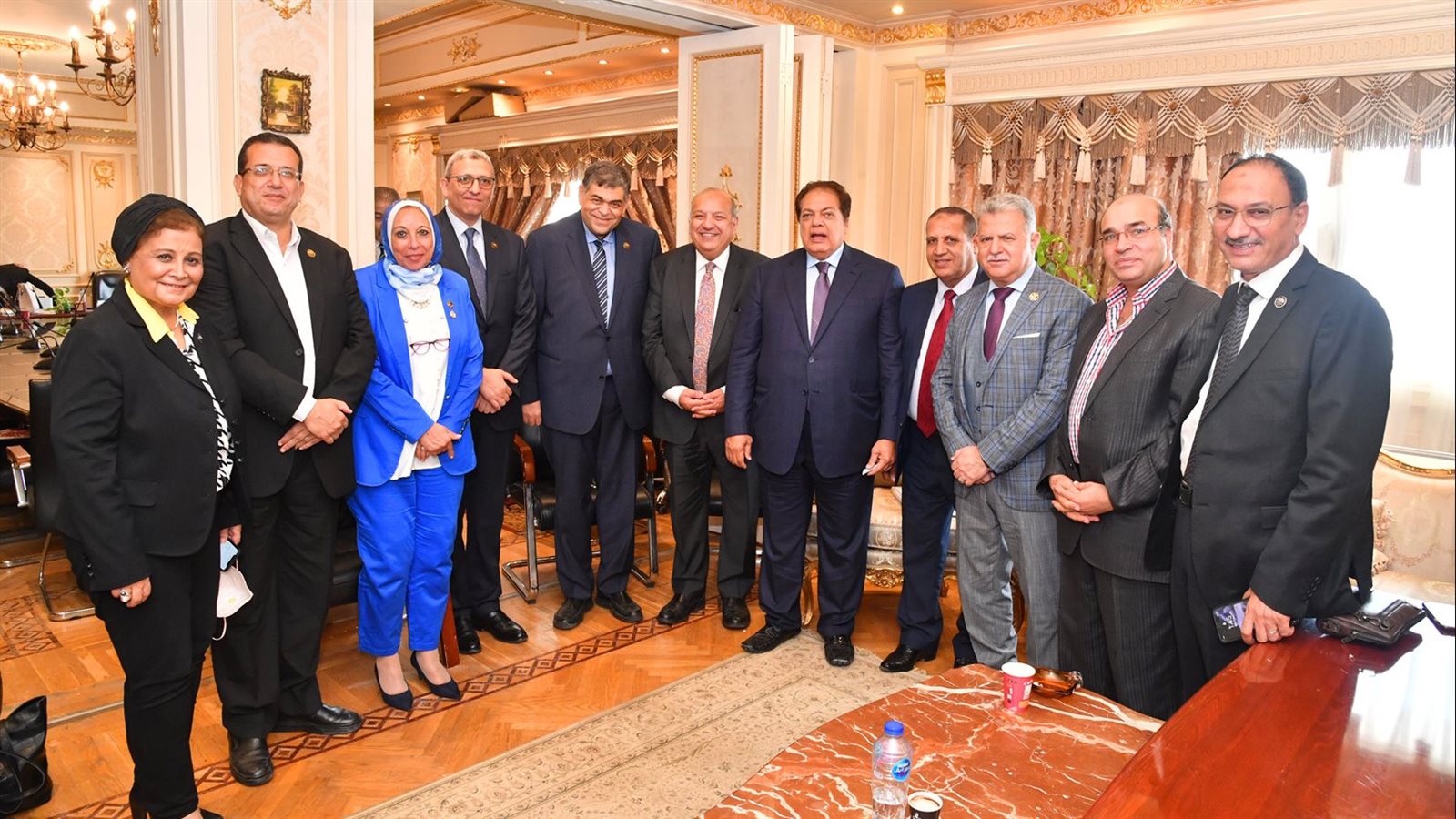 محمد ابو العيينين واعضاء لجنة الصحة بالنواب
