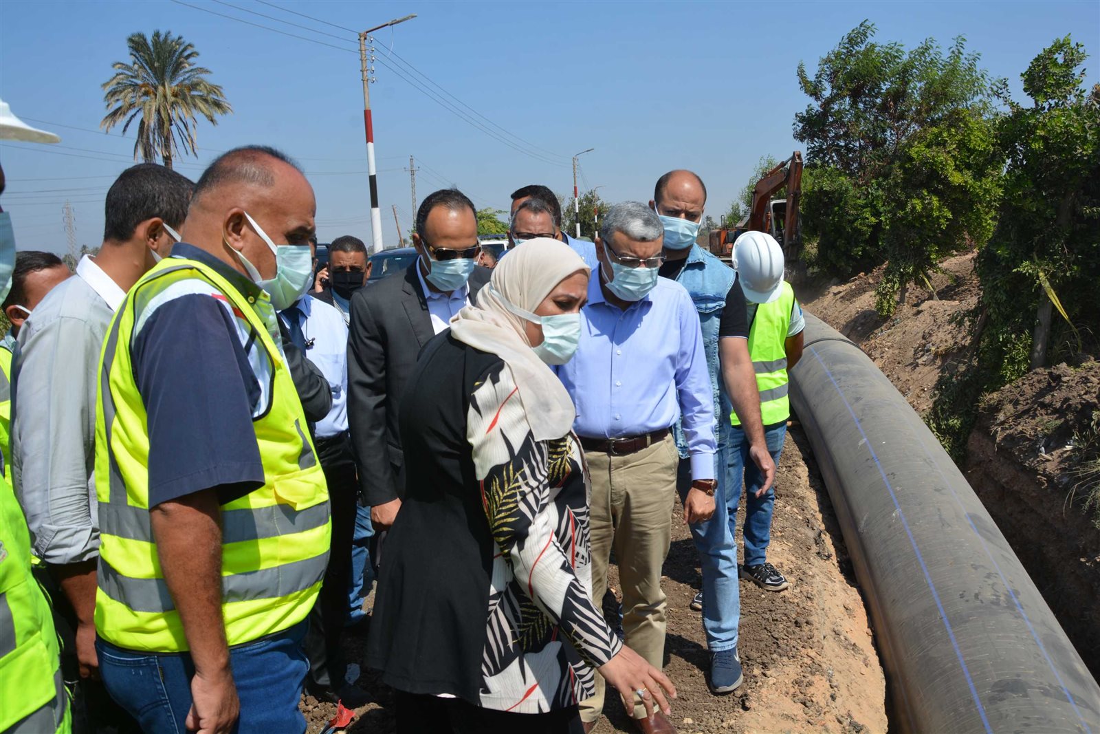 محافظ المنيا يتابع مشروعات حياة كريمة 