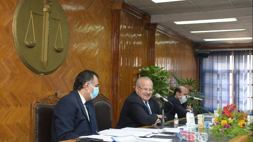 رئيس جامعة القاهرة 