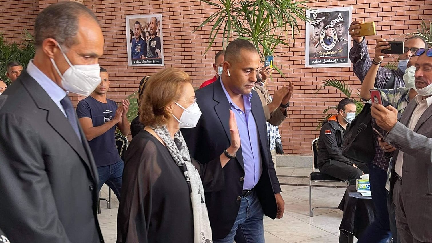 سوزان مبارك تزور قبر الرئيس الراحل في ذكرى نصر أكتوبر