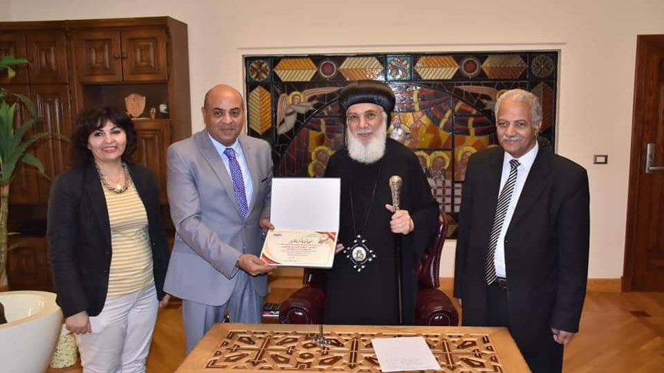 وكيل وزارة التعليم مع مطران سمالوط 