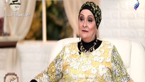 خاطبة 