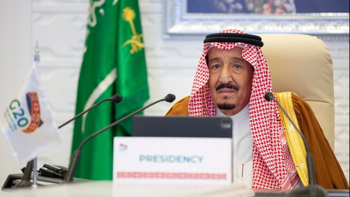 رسام سعودي يكشف عن لوحة اشتراها الملك سلمان بسعر لم يتخيله