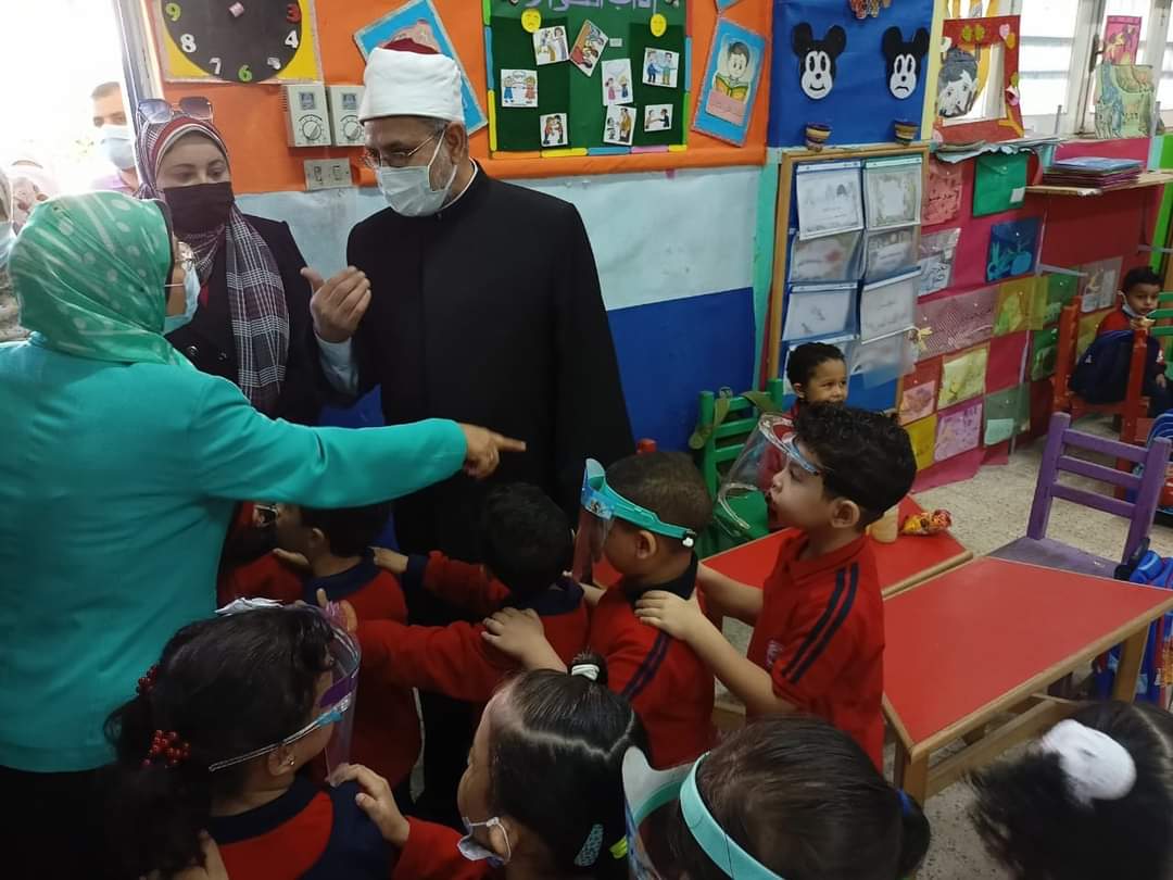 رئيس قطاع المعاهد الأزهرية يتابع بداية العام الدراسيِ الجديد