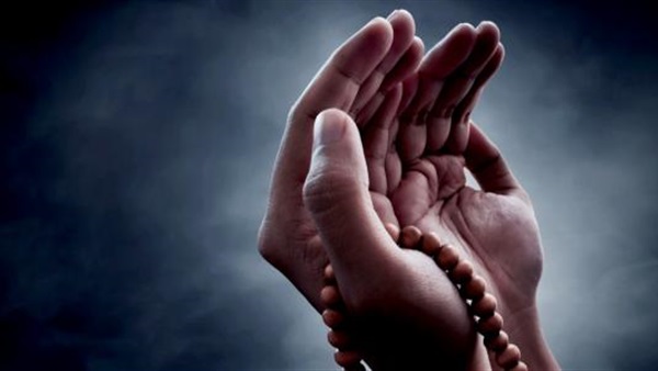 قبل أذان الفجر بساعة