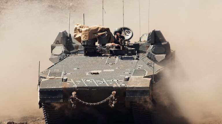 تحركات عسكرية إسرائيلية ونقل عدد كبير من الدبابات بالجولان 