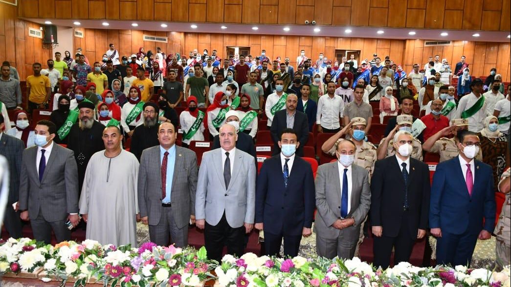 محافظ الفيوم أثناء الاحتفال