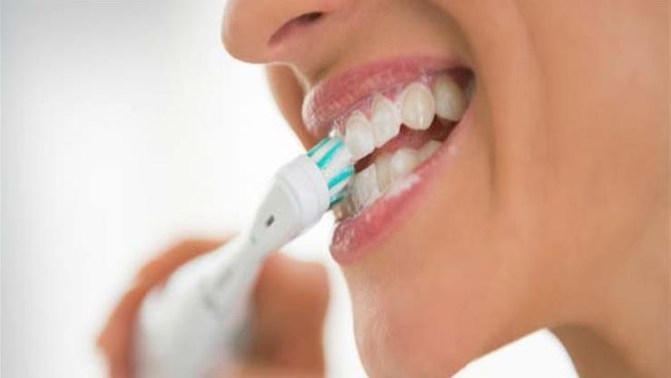 علاقة نظافة الفم بالوقاية من فيروس كورونا
