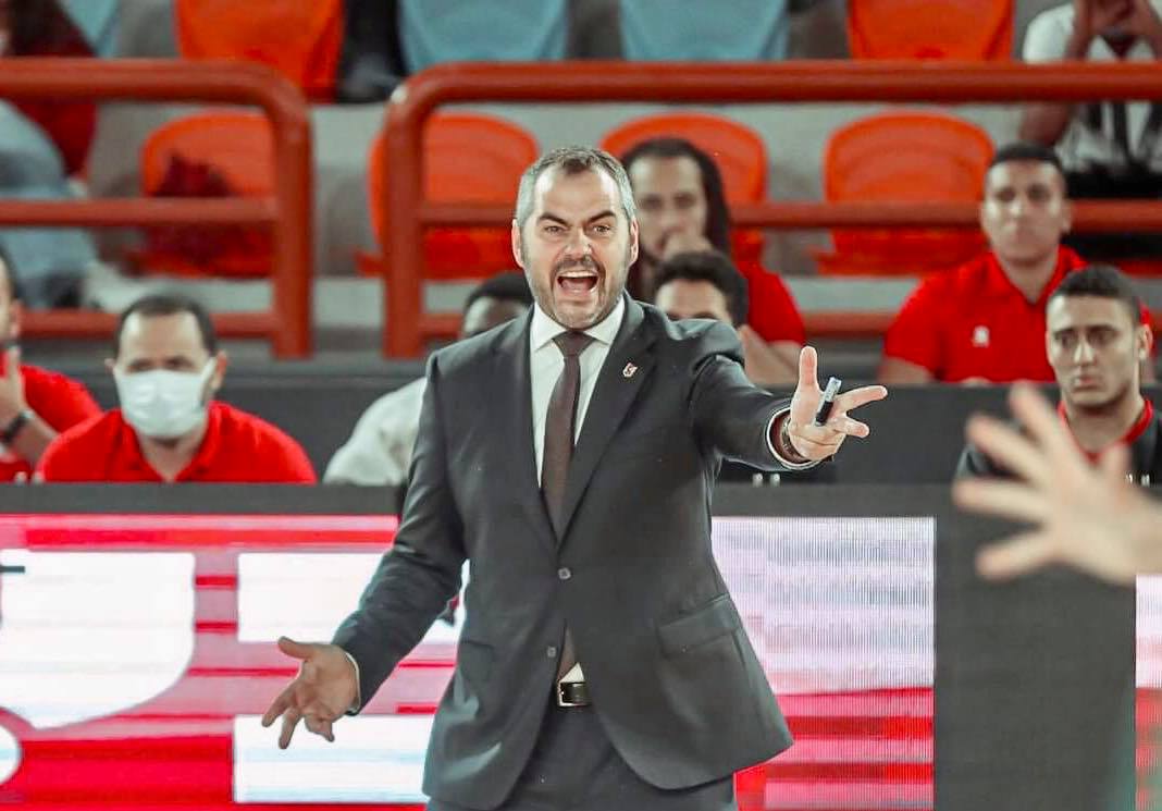 اوجستي بوش مدرب سلة الأهلي