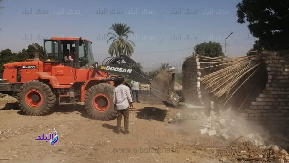 حملة ازالات مكبرة بمدينة الأقصر