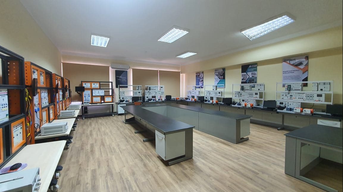  معامل وورش البرامج التكنولوجية 