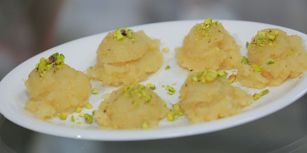 سد الحنك بالمكسرات