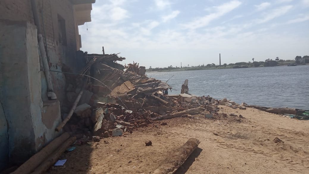 إزالة التعديات على النيل 