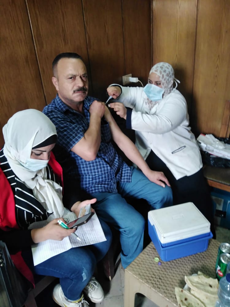 تلقى لقاح كورونا بالدقهلية