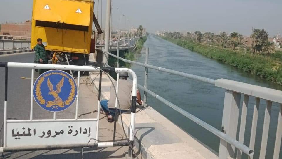إصلاح وصيانة محور بنى مزار على النيل 