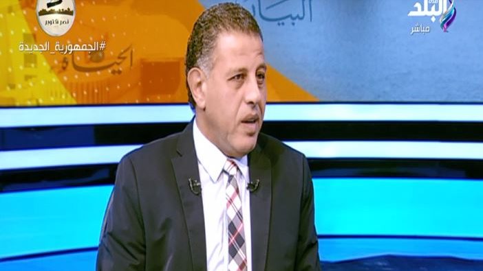 كاتب صحفي