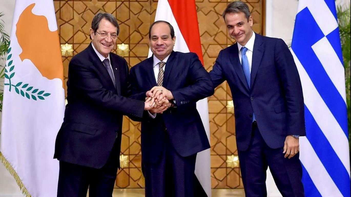 القمة الثلاثية