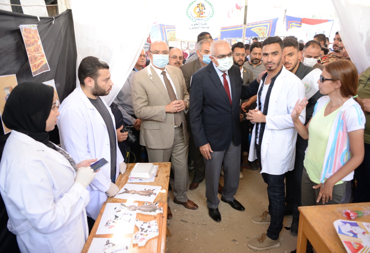 افتتاح مهرجان الأسر الطلابية بجامعة المنصورة