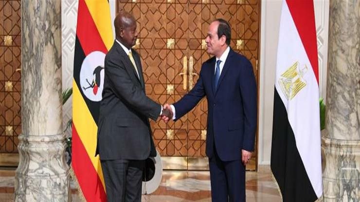 جانب من لقاء الرئيس المصري ورئيس أوغندا 