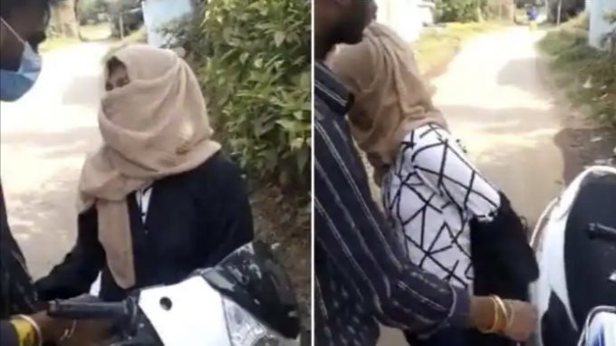 سكان قرية يتحرشون بامرأة