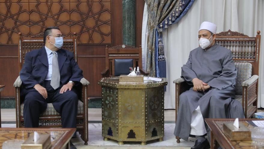 الإمام الأكبر: تربطنا بماليزيا علاقات تاريخية وطلابها نموذج 
