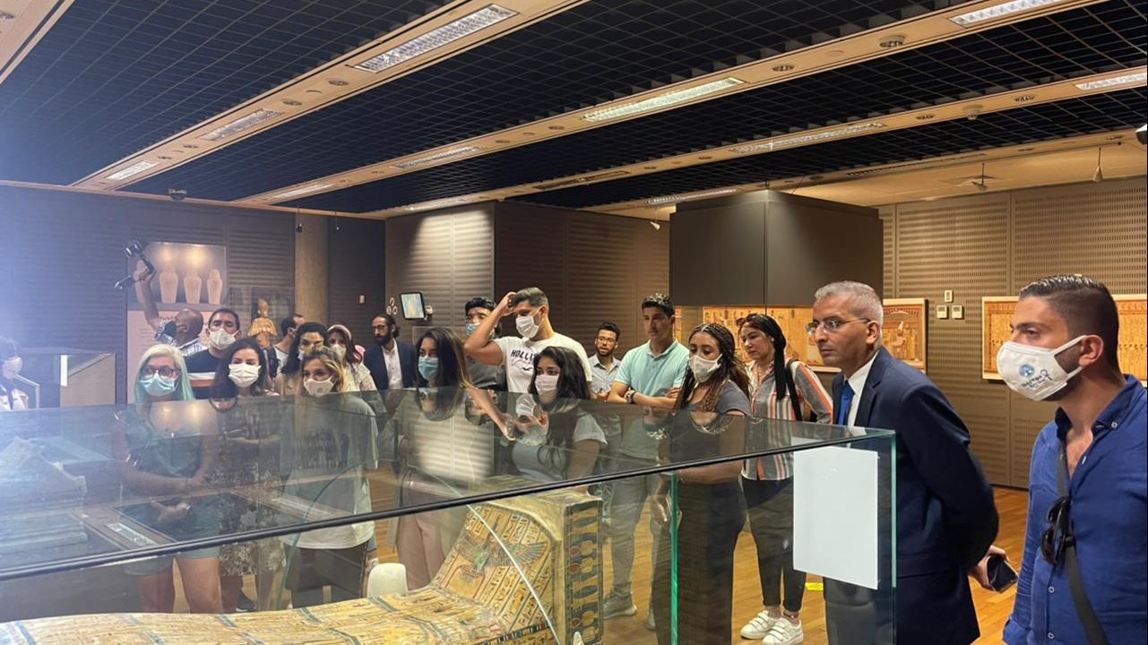 وفد إحياء الجذور اليوناني والقبرصي في مكتبة الإسكندرية