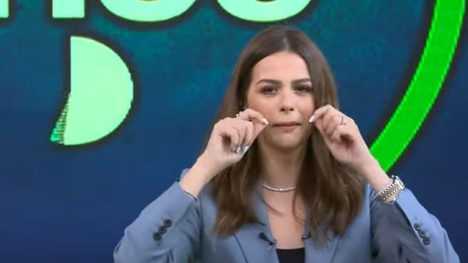 الفنانة هنادي مهنا 