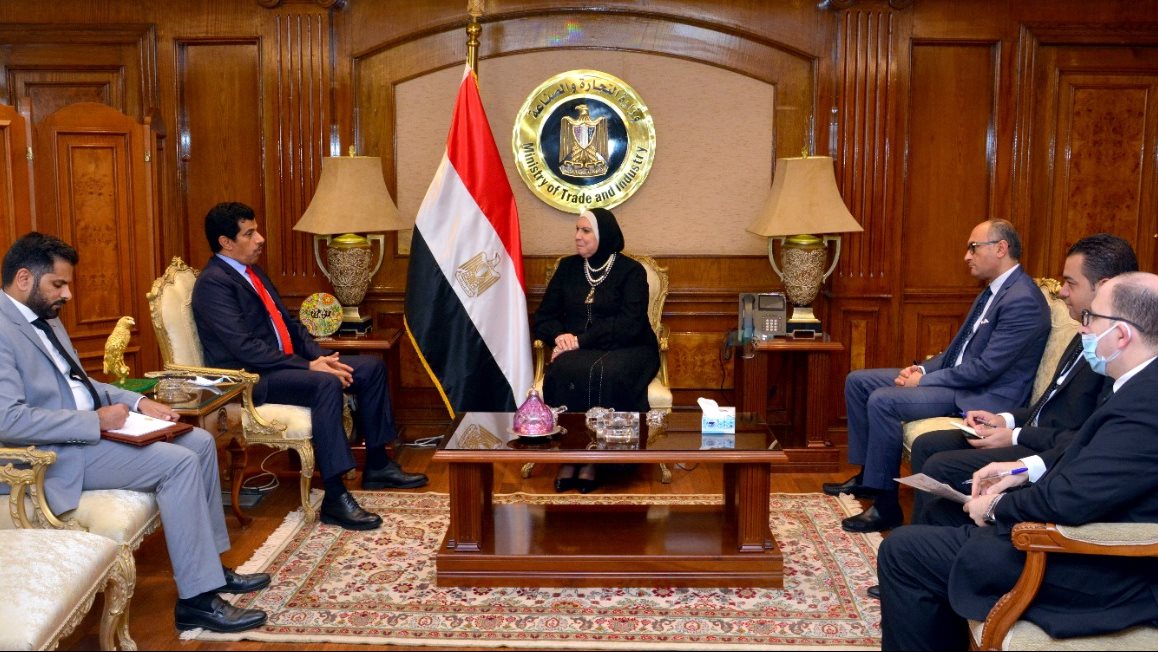 لقاء وزيرة التجارة وسفير قطر بالقاهرة