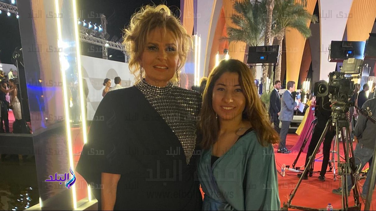الفنانة يسرا ومحررة صدى البلد