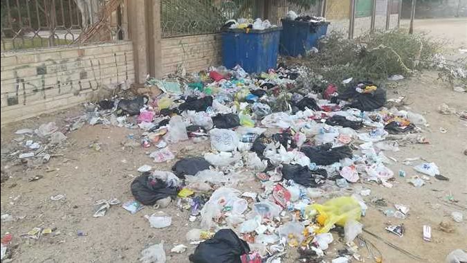 انتشار القمامة في الشوارع 