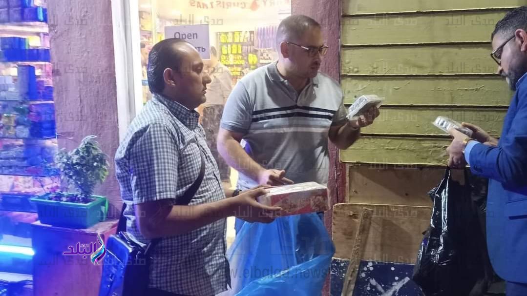 تحرير 131 محضراً و4 مذكرات غلق لمنشآت غذائية مخالفة بمدينة ش