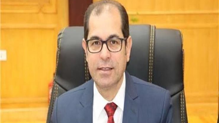 الدكتور يوسف عامر رئيس اللجنة الدينية بمجلس الشيوخ