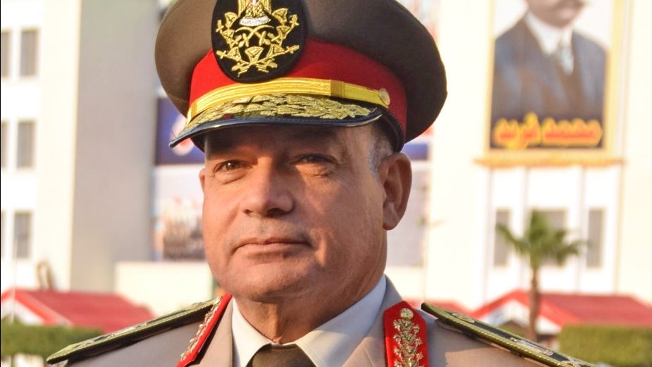 اللواء أركان حرب عبد العزيز عمر مدير كلية الدفاع الجوي