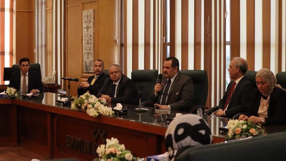 الشركة المصرية للمطارات 