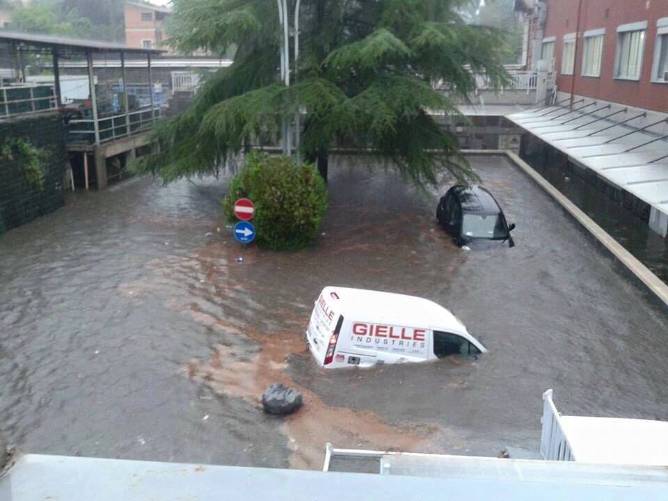 غرق شوارع إيطاليا