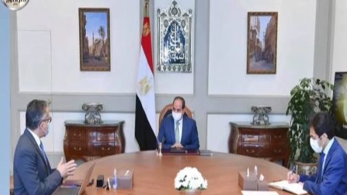 الرئيس السيسي وخالد العناني الرئيس السيسي وخالد العناني
