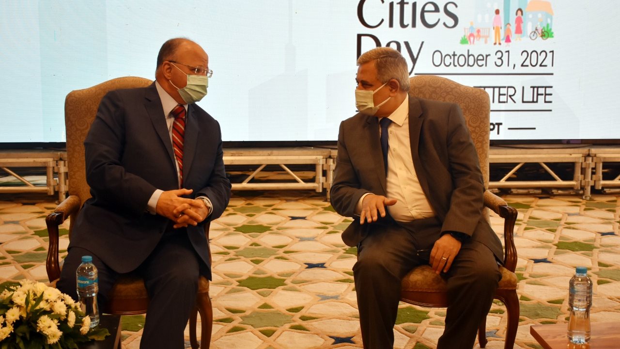 محافظ القاهرة ورئيس الشركة القابضة