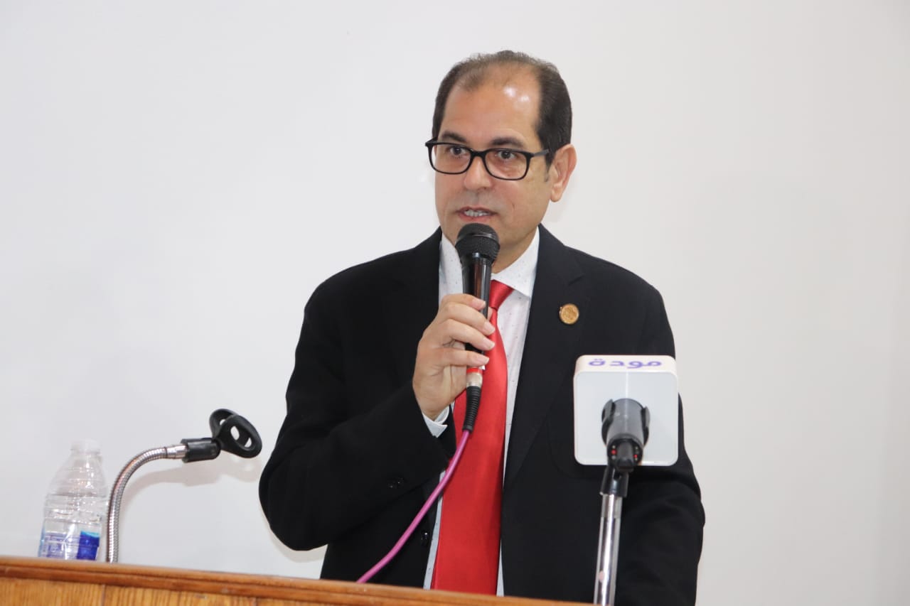 الدكتور يوسف عامر 