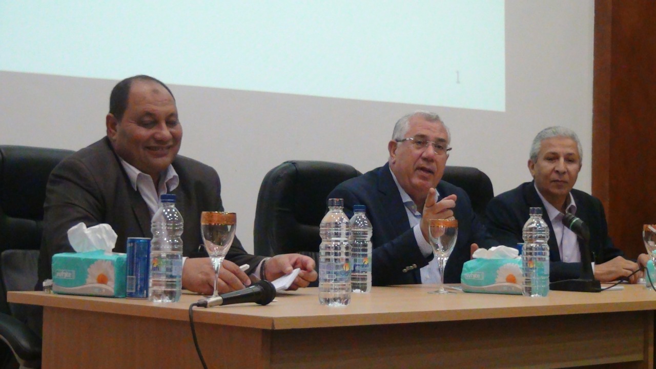 وزير الزراعة يجتمع مع هيئة الثروة السمكية