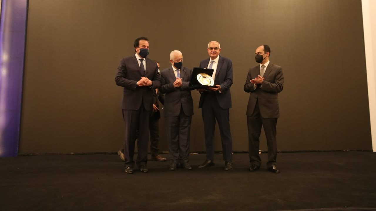 وزيرا التعليم العالي والتربية والتعليم يشهدان احتفالية تكريم