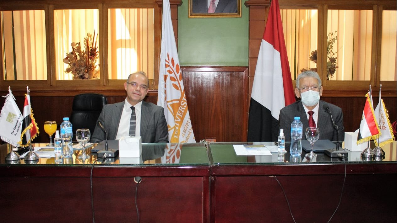 خلال التوقيع