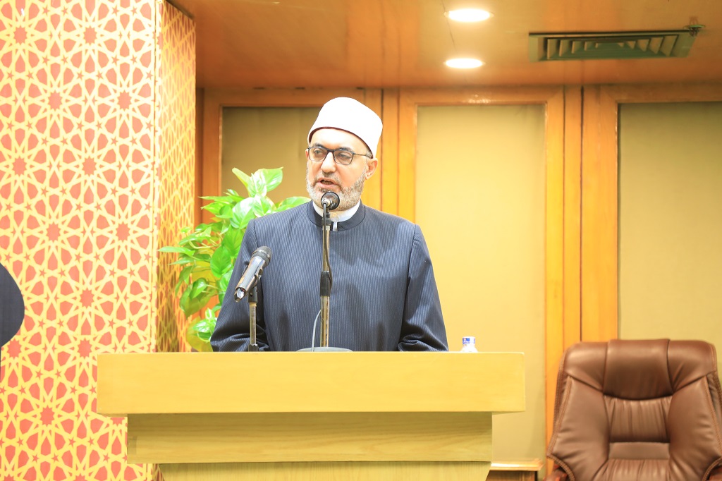الدكتور نظير عياد 