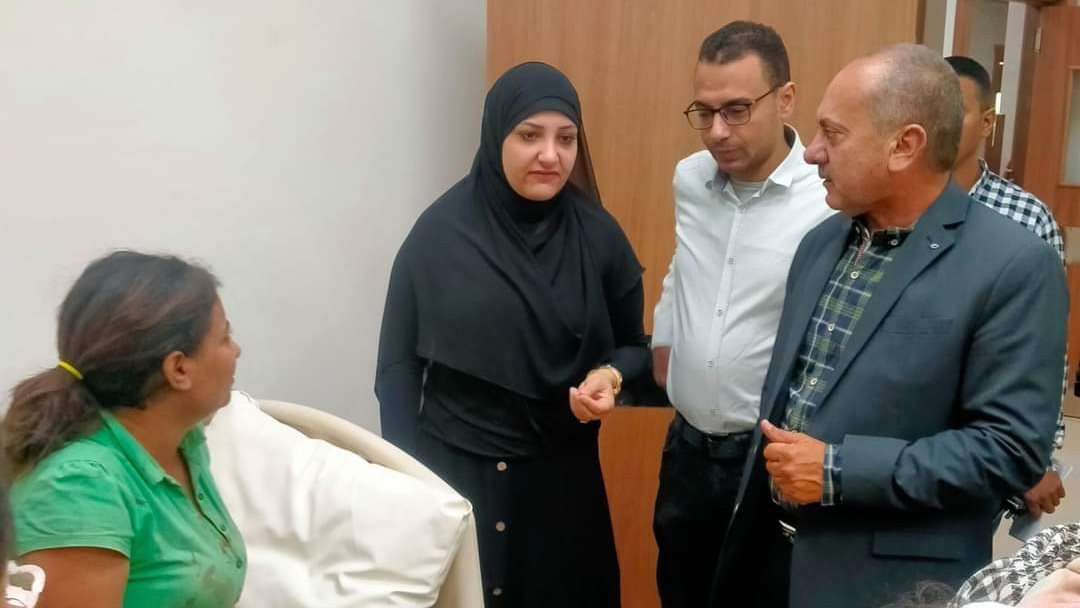 رئيس مركز سمالوط يتابع حالة المصابين 