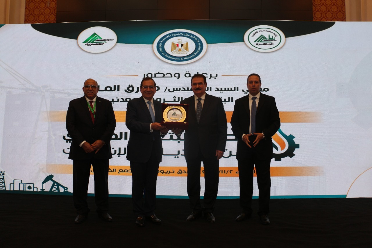 جانب من الندوة