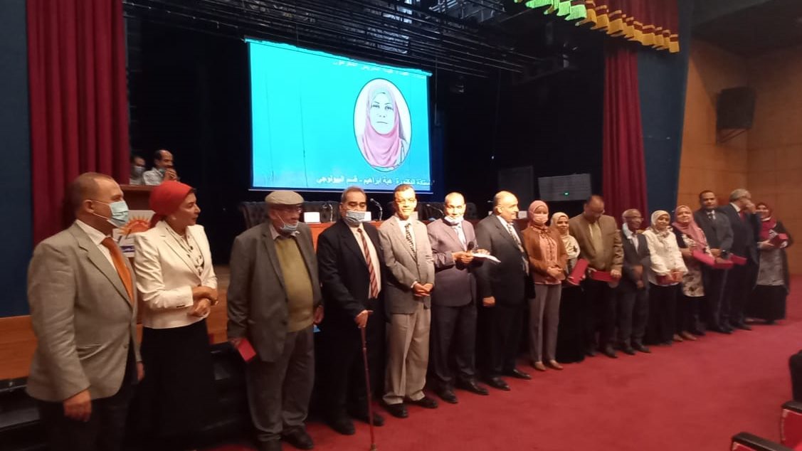 تربية عين شمس تكرم أعضاء هيئة التدريس