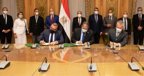 وزير الإنتاج الحربي 